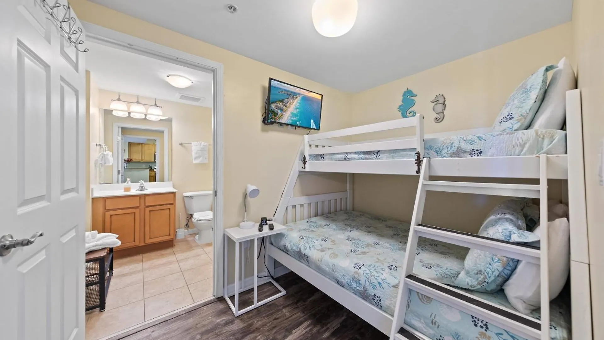 5 Star Resort 11Th Fl Stunning Sunrise 2Br 2Ba King Suite,Pools ,Shuttle Or Walk To Beach Дестин